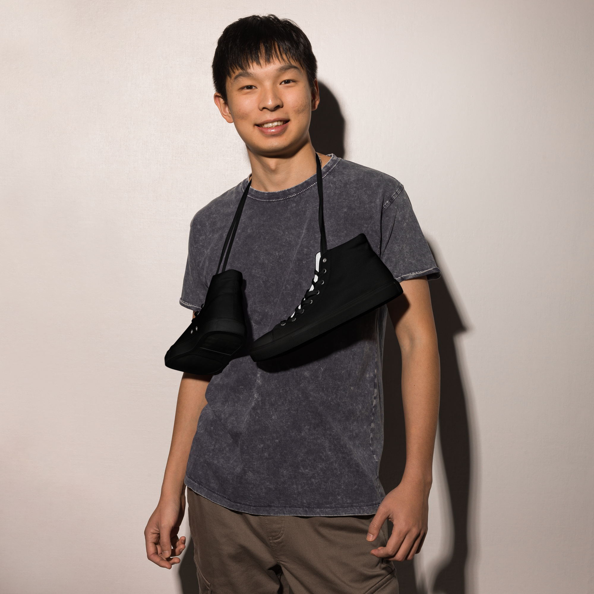 COMMANDMENTS BLACK SNEAKER